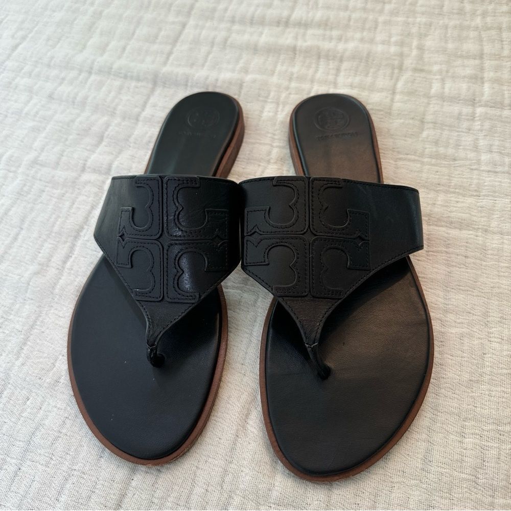 Tory Burch Jamie Full Logo Thong Sandal Women Size 10.5 Black Calf Leather Flats